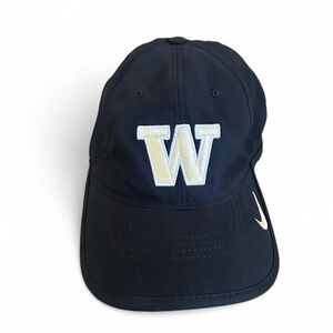 Black Nike University of Washington Heritage Dri-Fit Adjustable Hat